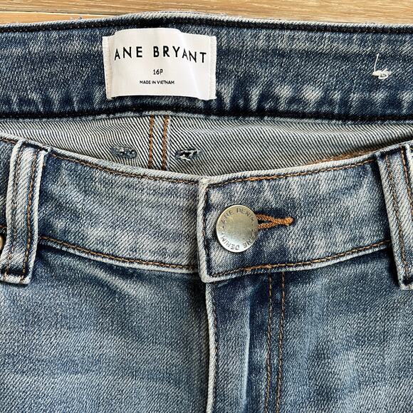 Lane Bryant High Rise Straight Crop Jeans Size 16 Petite NWOT - Picture 3 of 4